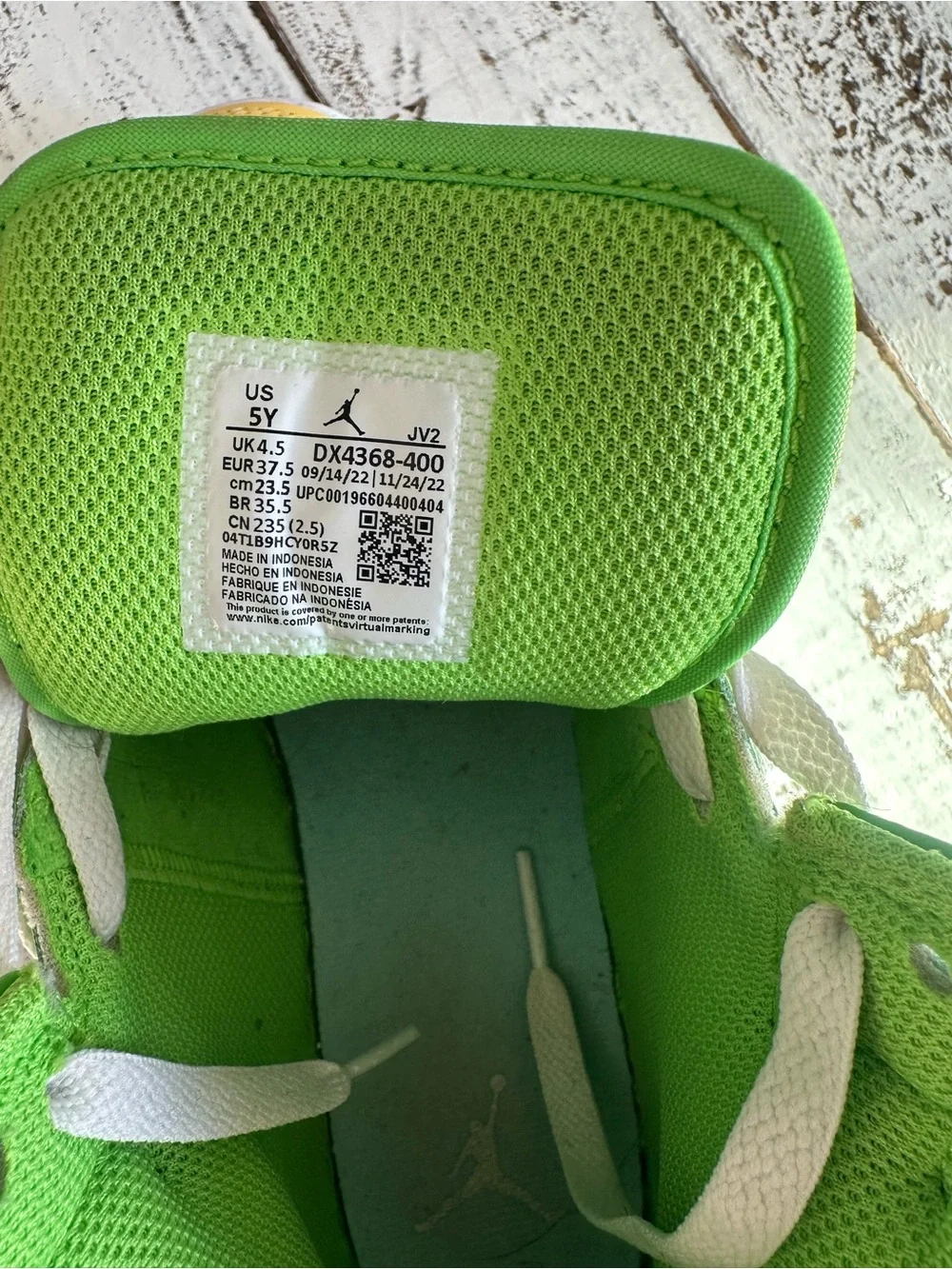 Nike Jordan 1 Mid SE (Glacier Ice, Citron Pulse, Action Green) - Youth 5